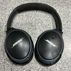 Bose Black Over-Ear Headphones with Case